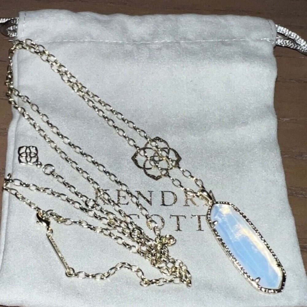 Kendra Scott Layla Goldtone Opalite Illusion Pendant GORGEOUS Necklace NEW - Picture 3 of 5